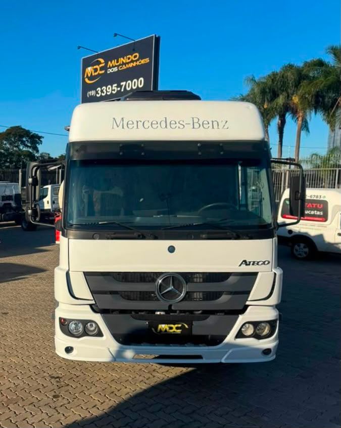 Atego 3030 CE 8x2 TANQUE  — foto 2