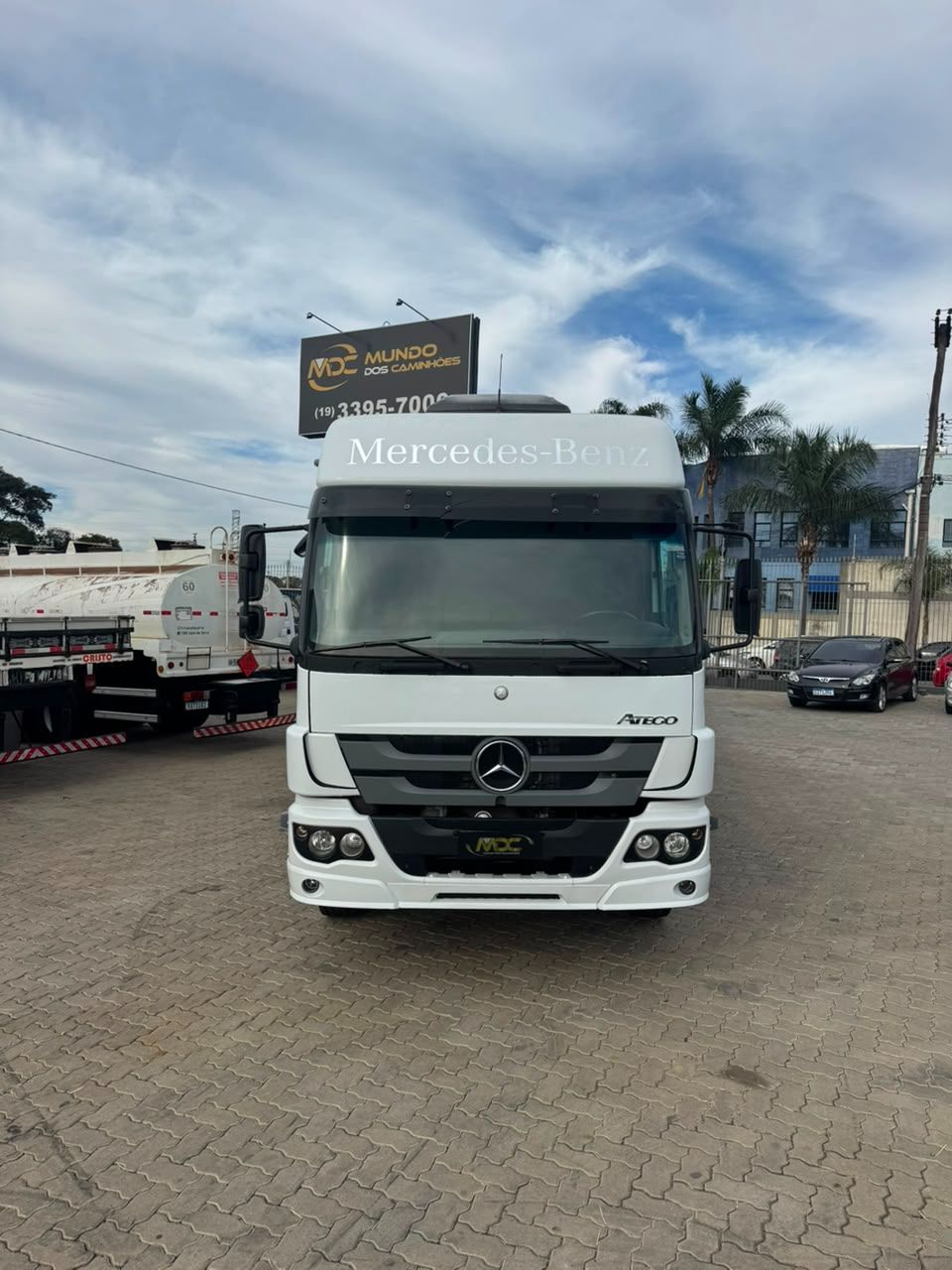 Atego 3030 CE 8x2 TANQUE — foto 2