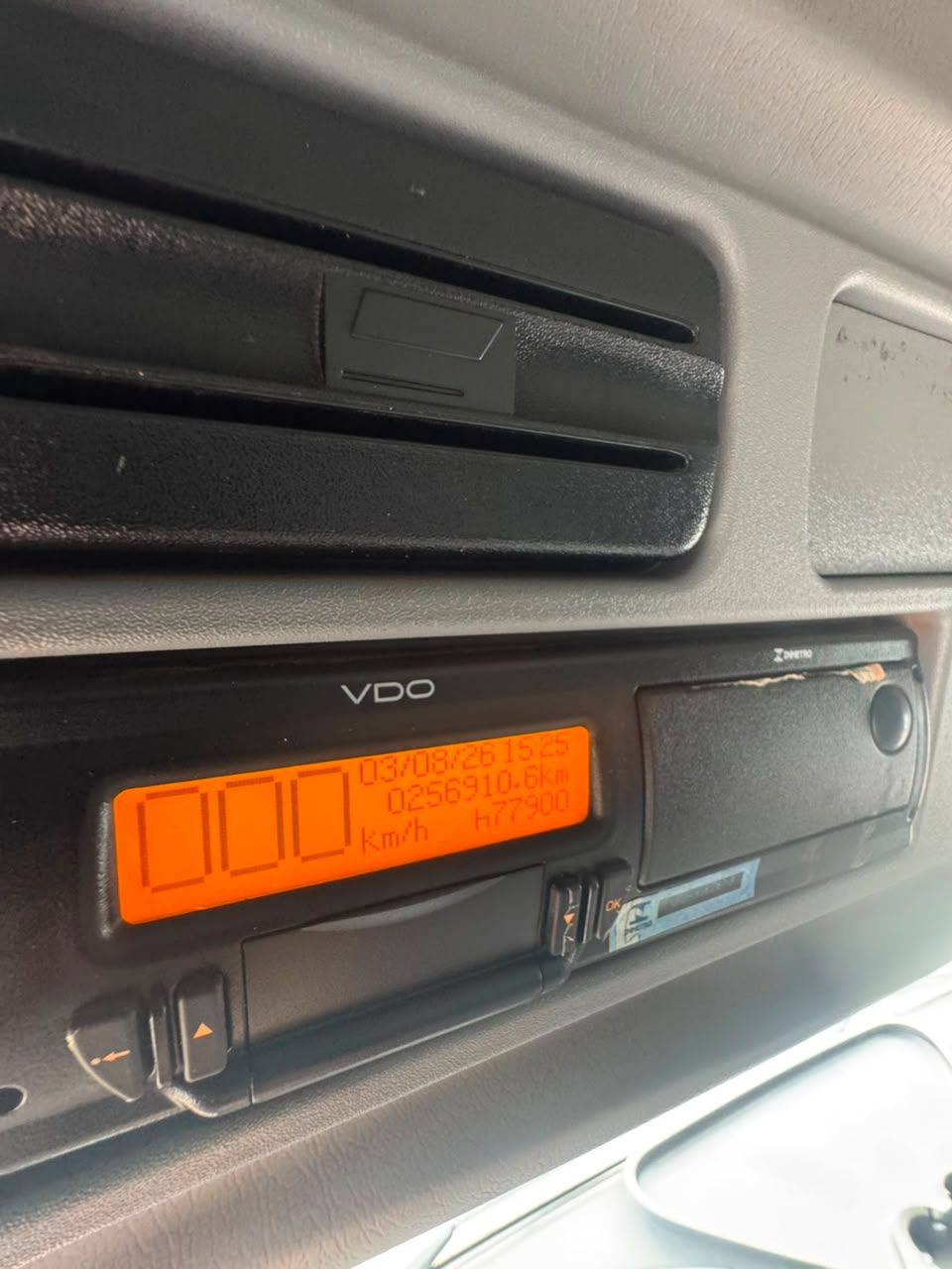 Atego 3030 CE 8x2 TANQUE — foto 17