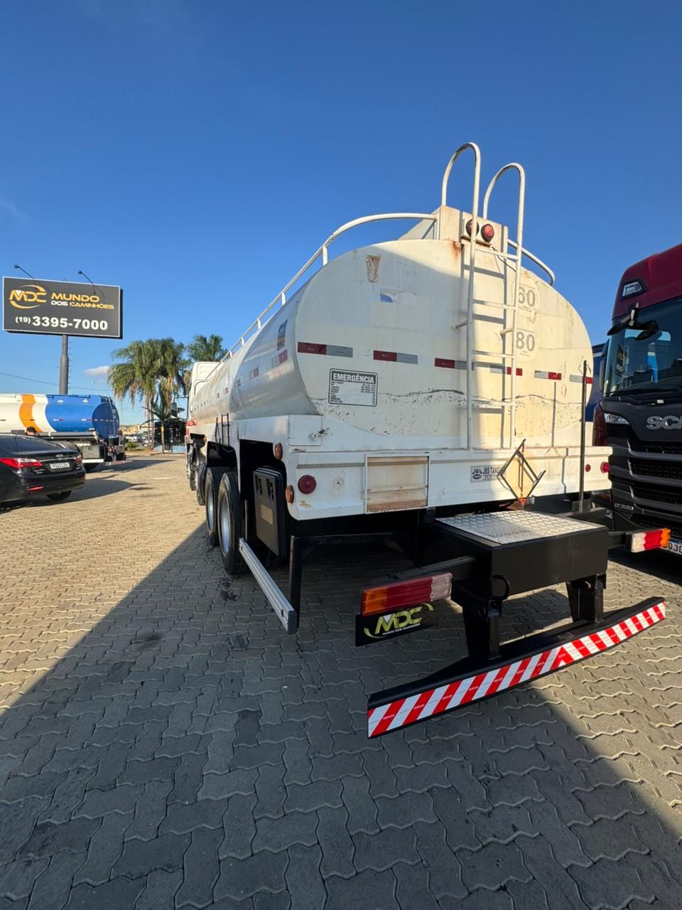 Atego 3030 CE 8x2 TANQUE — foto 5