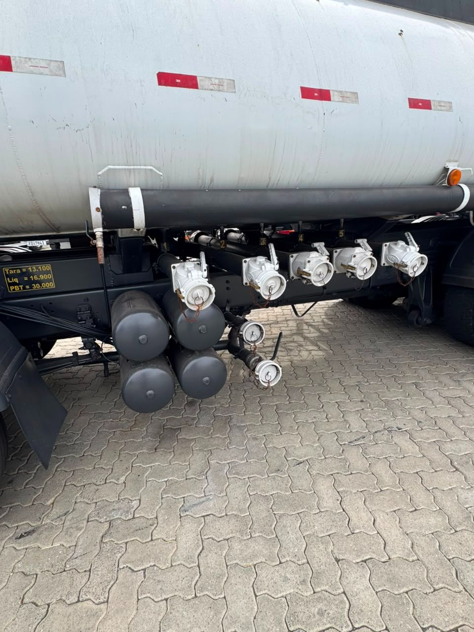 SCANIA P 310 - TANQUE COMBUSTÍVEL  — foto 6