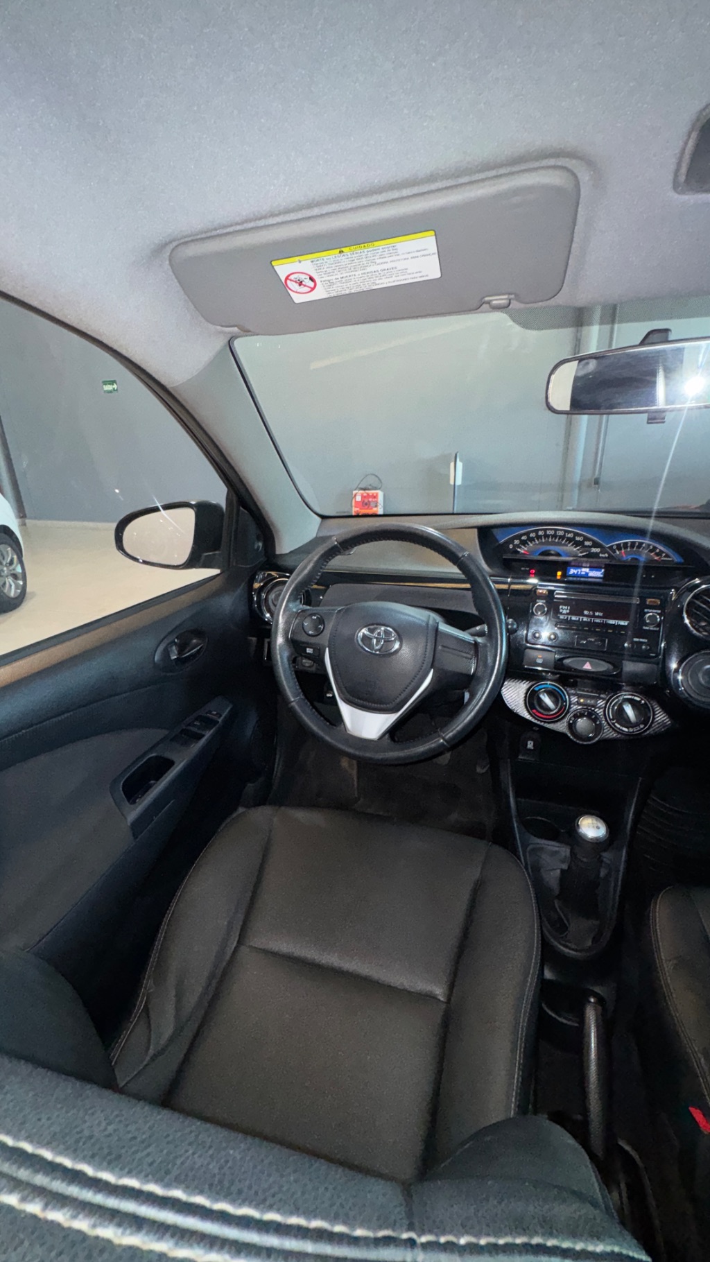 ETIOS XLS Sedan 1.5 Flex 16V 4p Mec. — foto 5