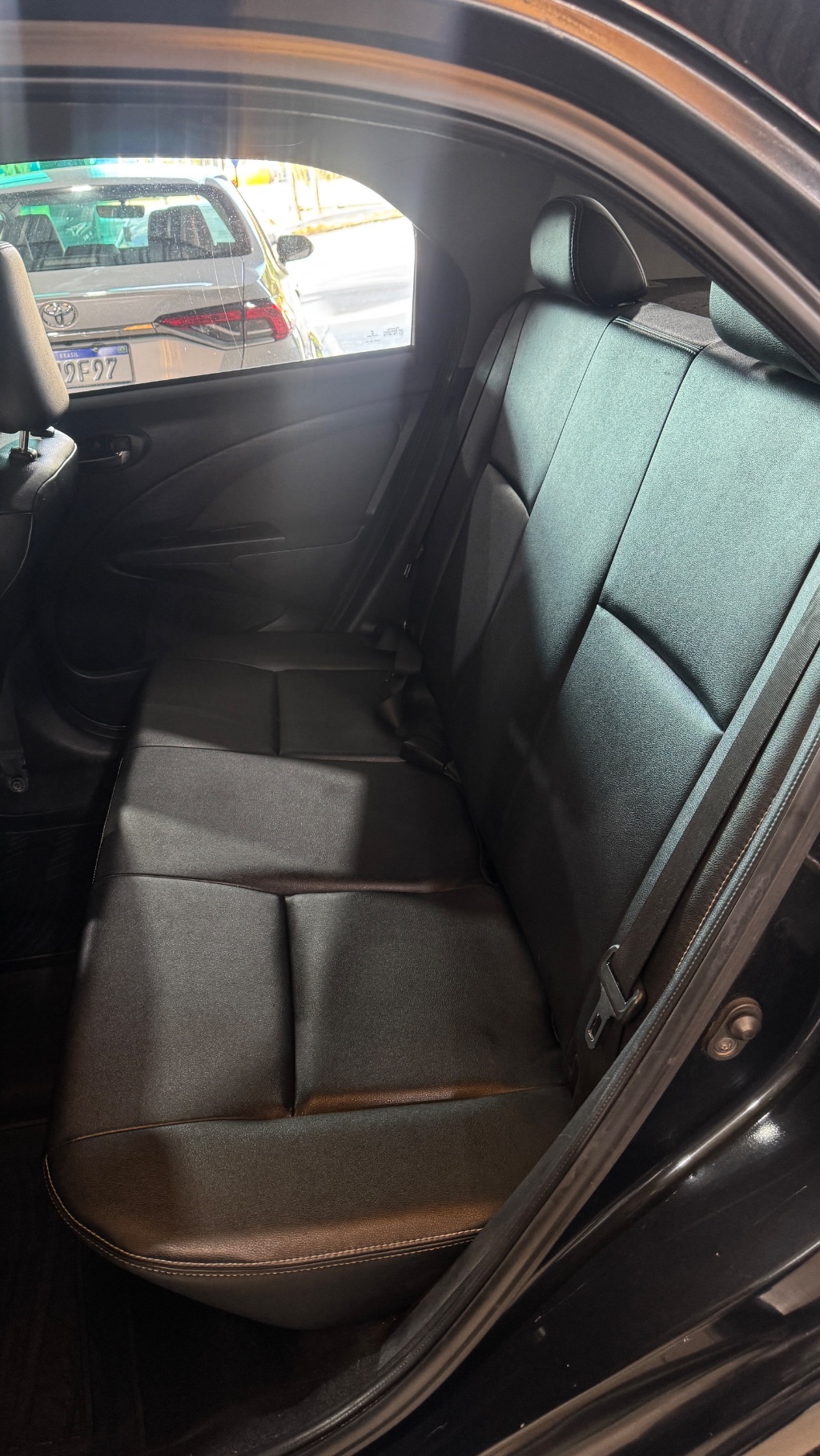 ETIOS XLS Sedan 1.5 Flex 16V 4p Mec. — foto 8