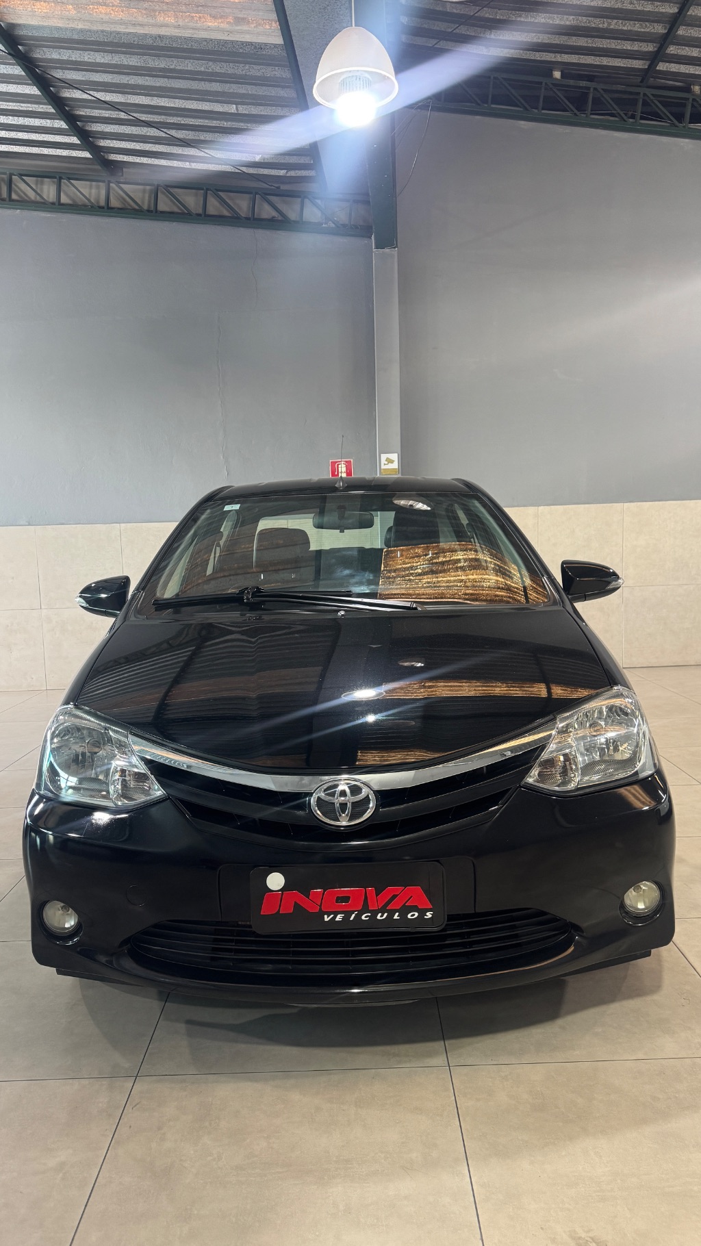 ETIOS XLS Sedan 1.5 Flex 16V 4p Mec. — foto 1