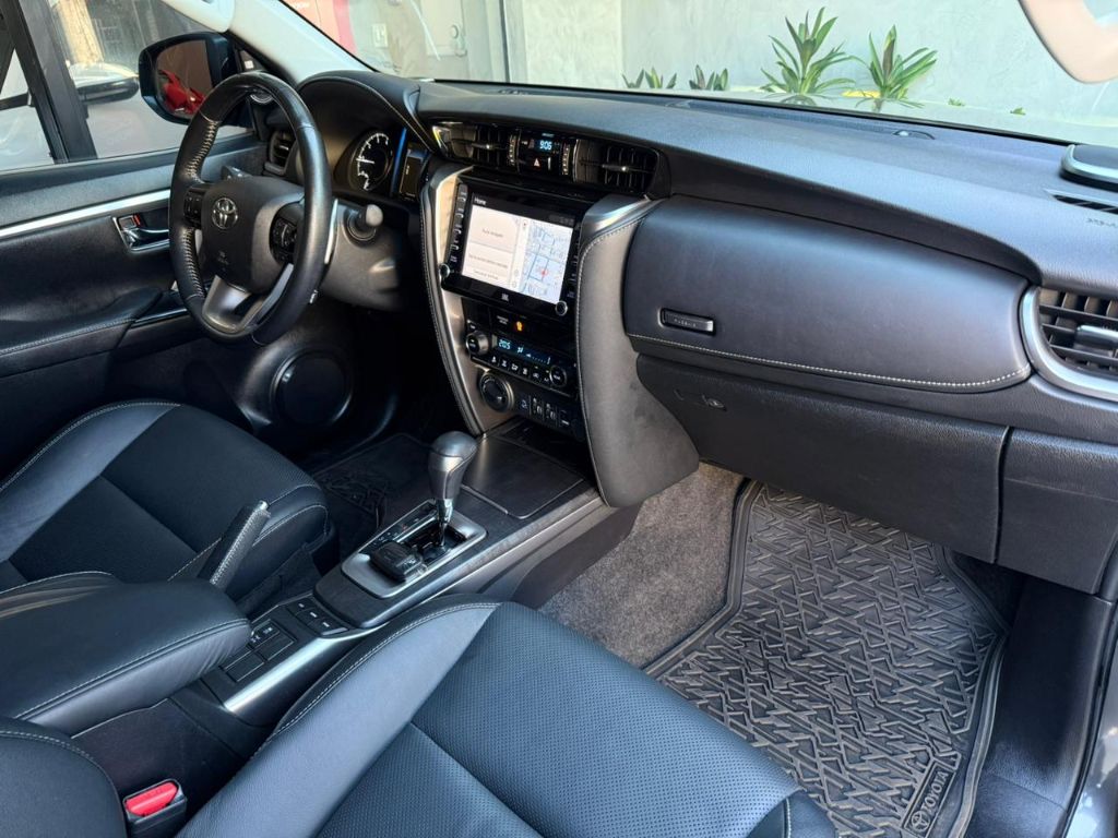 Hilux SW4 SRX 4x4 2.8 TDI 16V Dies. Aut. — foto 5