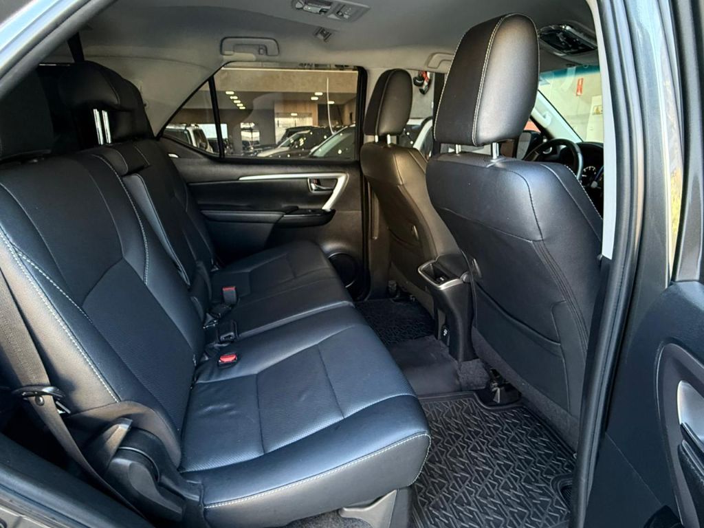 Hilux SW4 SRX 4x4 2.8 TDI 16V Dies. Aut. — foto 7