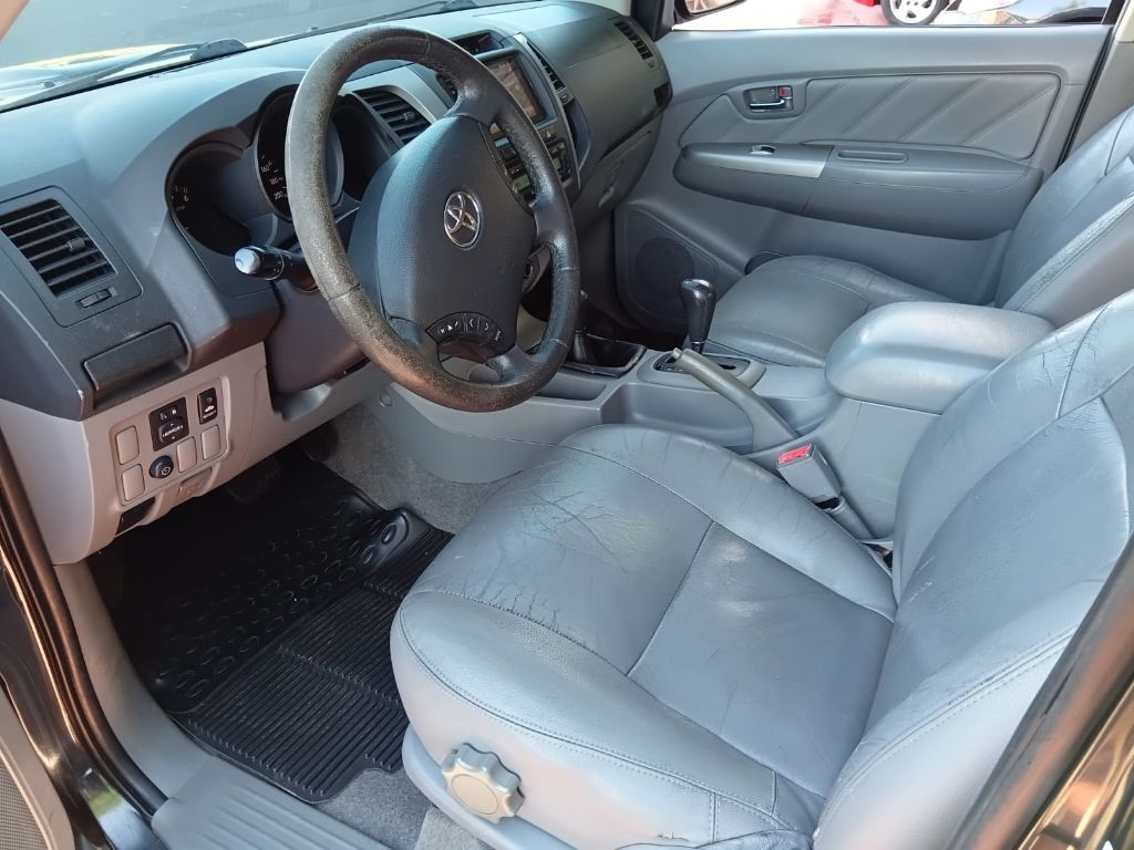 Hilux CD SRV D4-D 4x4 3.0 TDI Diesel Aut — foto 9