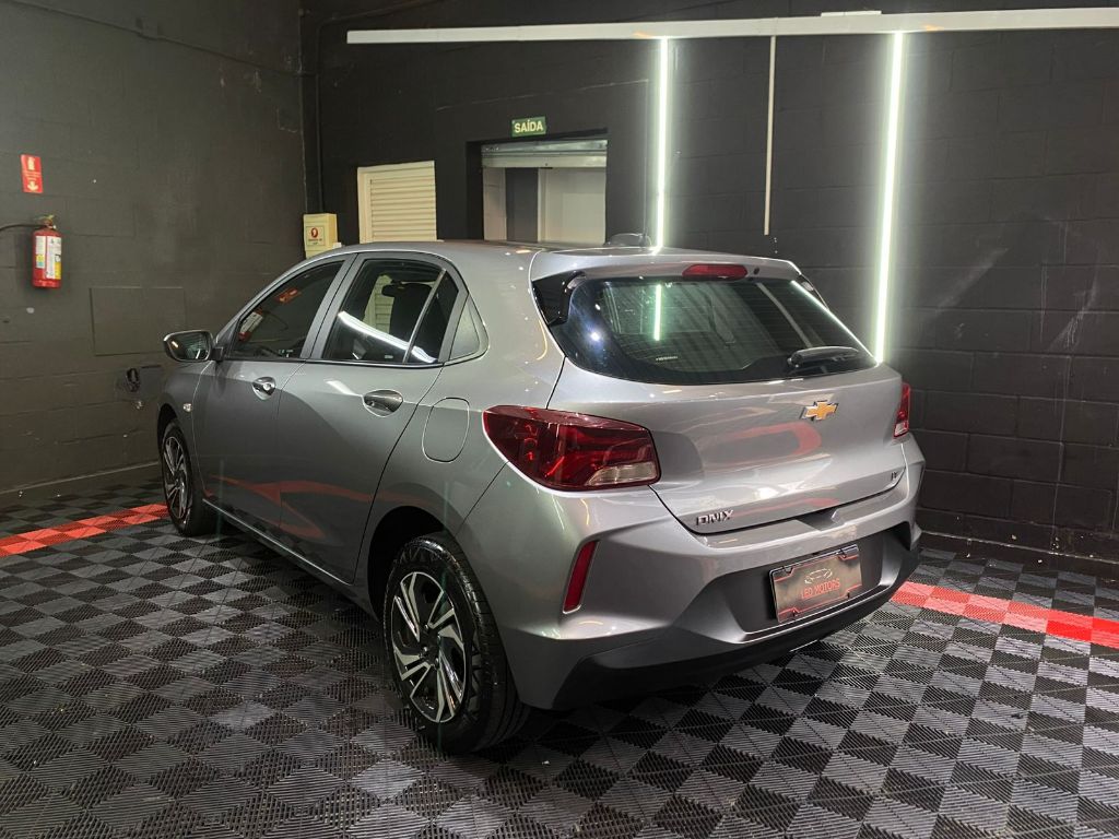 ONIX HATCH LT 1.0 12V Flex 5p Mec. — foto 5