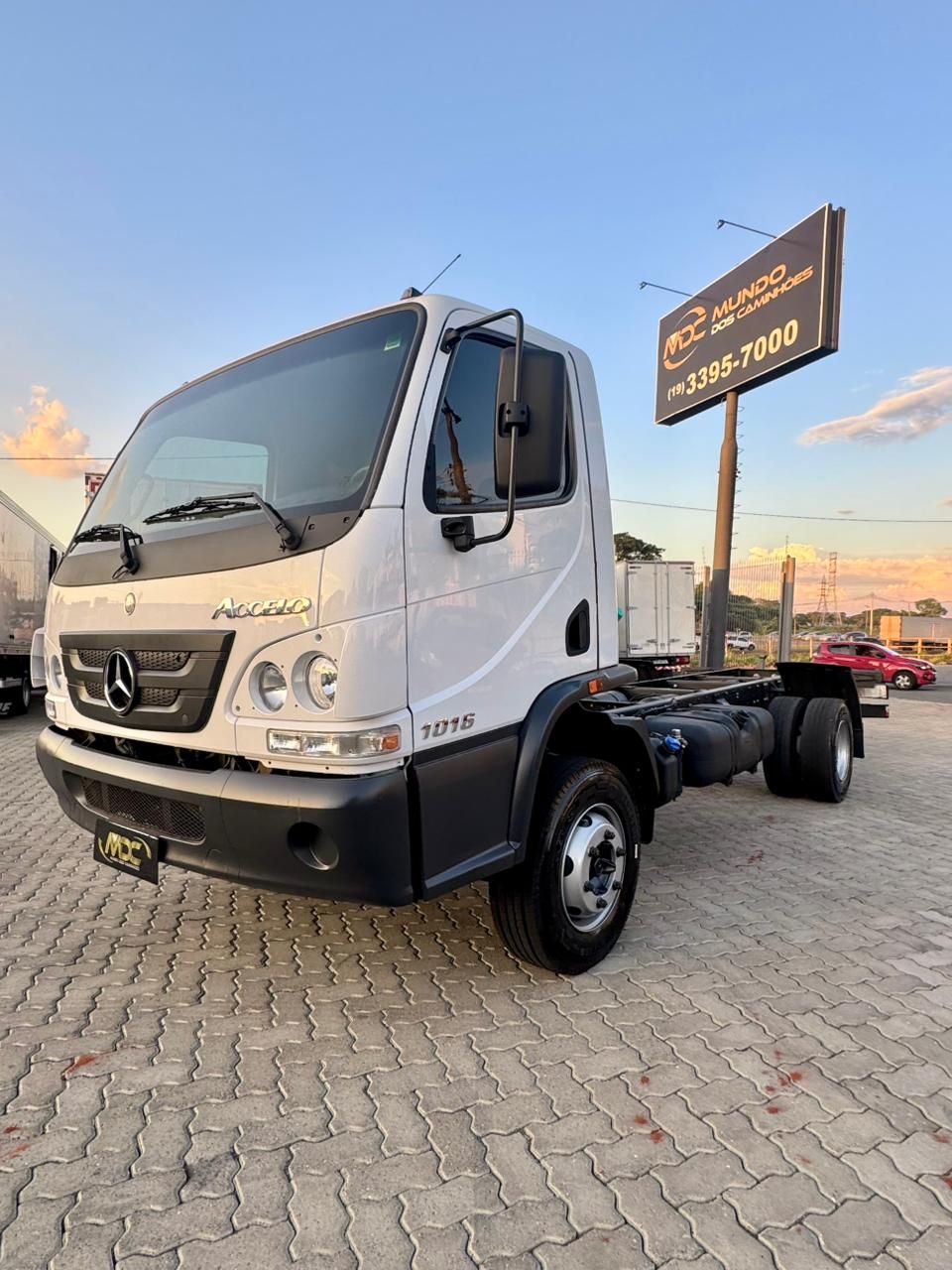 Accelo 1016 2p (diesel) (E5) — foto 1