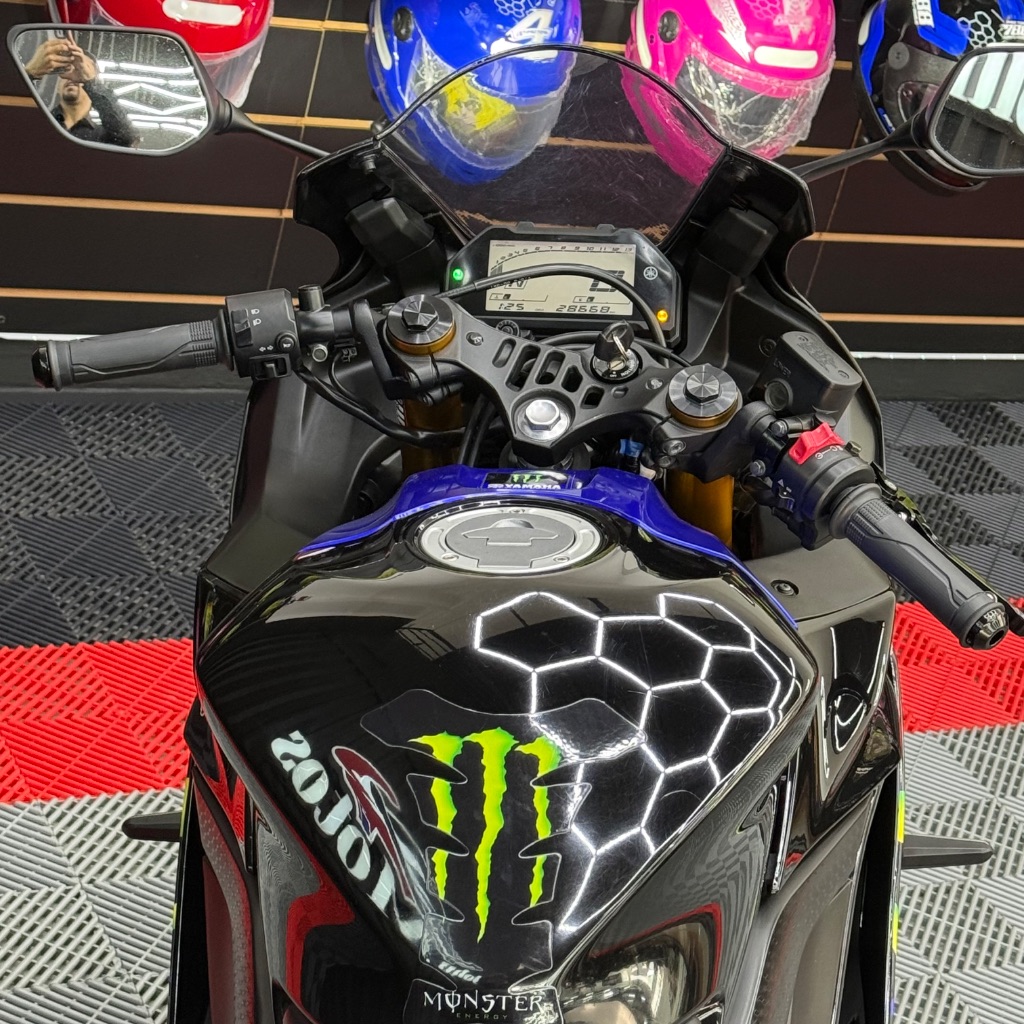 YZF R3 MONSTER — foto 3
