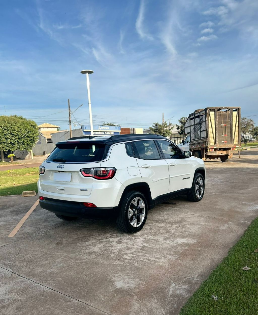 COMPASS LONGITUDE 2.0 4x2 Flex 16V Aut. — foto 3
