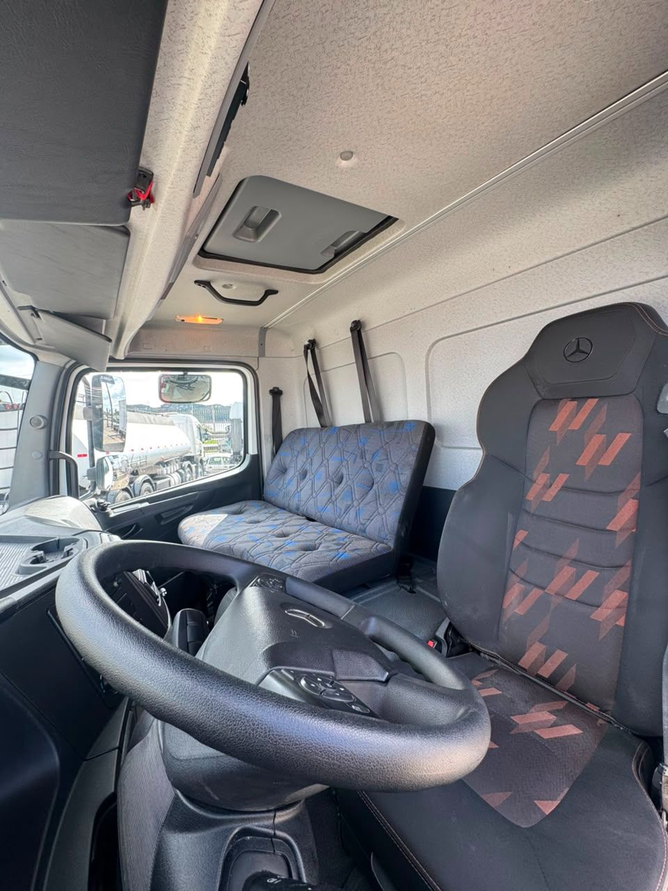 Atego 1719 6x2 2p  — foto 13