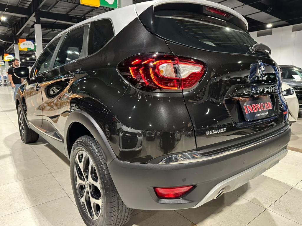 CAPTUR Intense Bose 1.6 16V Flex 5p Aut. — foto 25