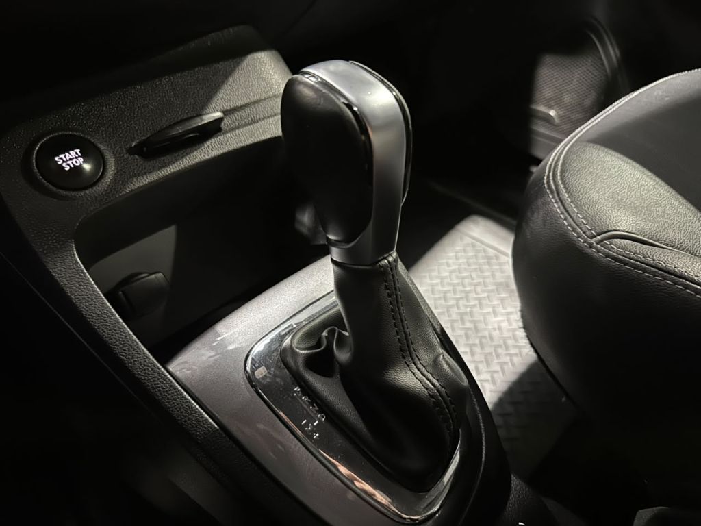 CAPTUR Intense Bose 1.6 16V Flex 5p Aut. — foto 15