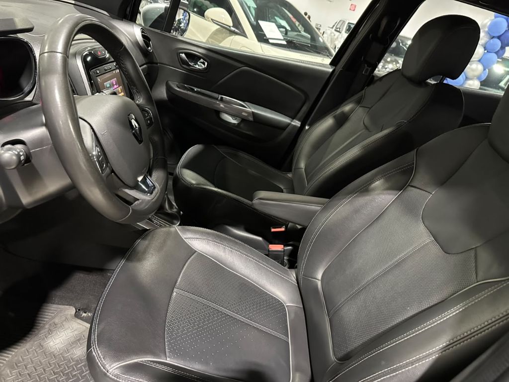 CAPTUR Intense Bose 1.6 16V Flex 5p Aut. — foto 19