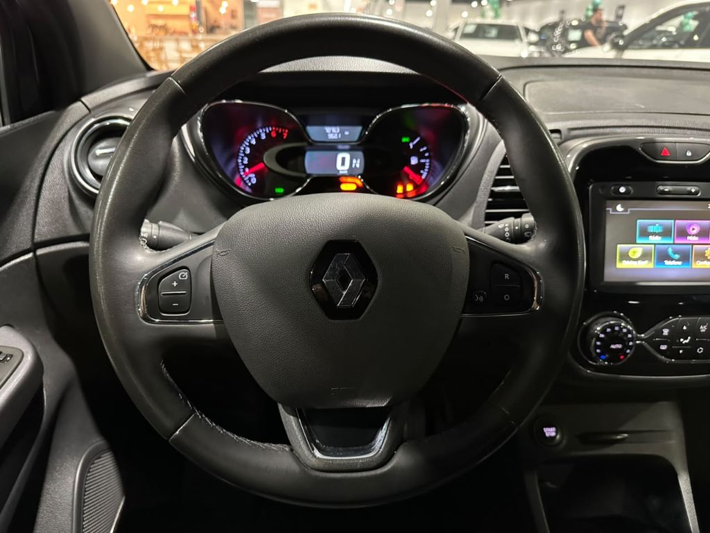 CAPTUR Intense Bose 1.6 16V Flex 5p Aut. — foto 9