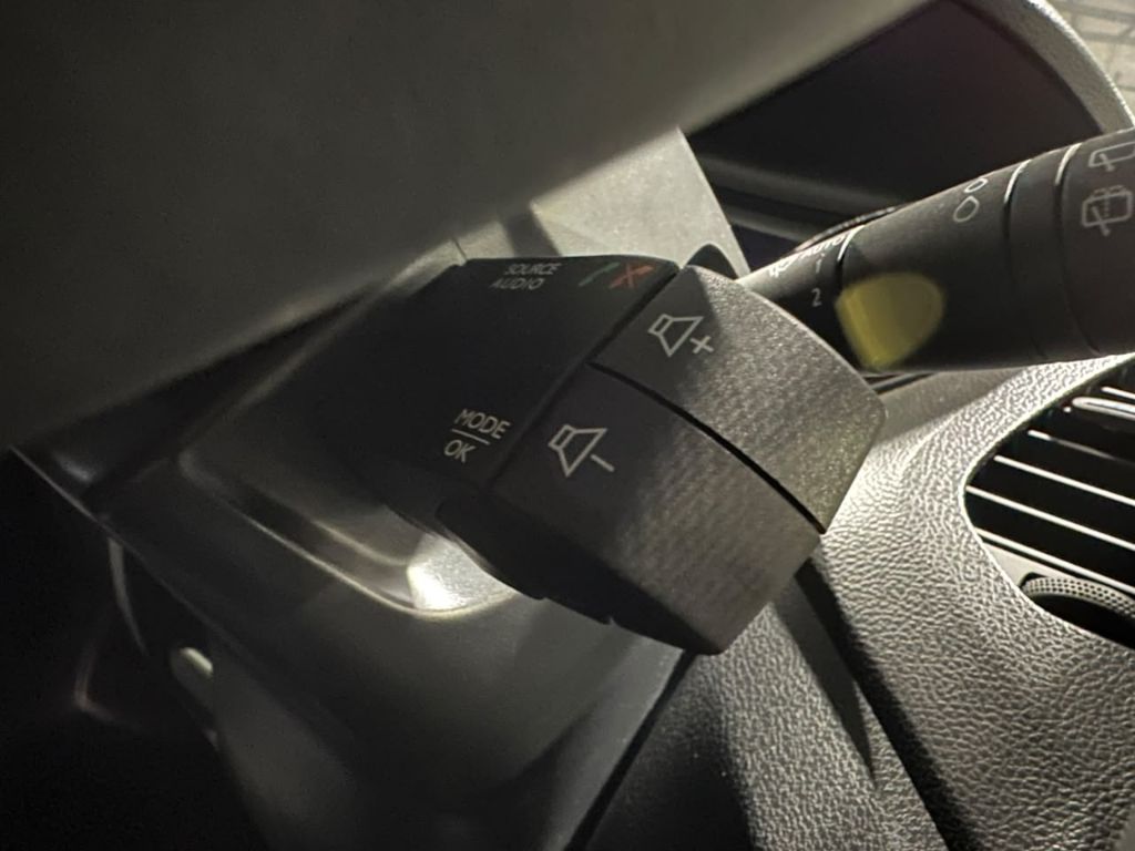 CAPTUR Intense Bose 1.6 16V Flex 5p Aut. — foto 16
