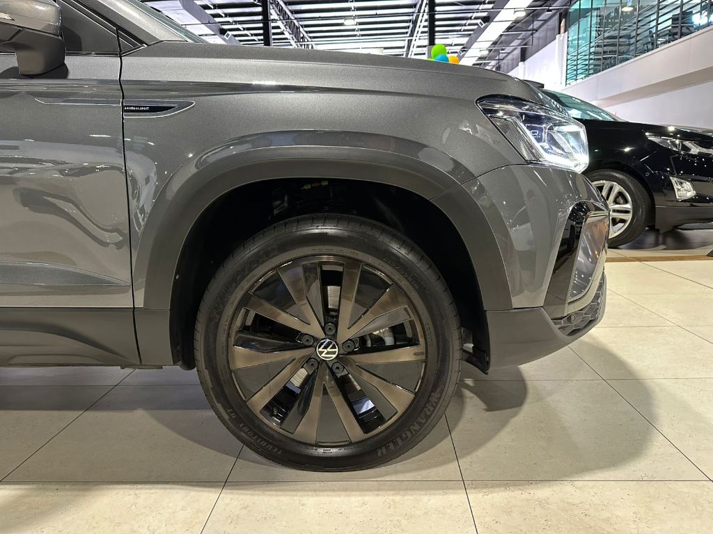 TAOS Highline 1.4 250 TSI Flex Aut. — foto 23