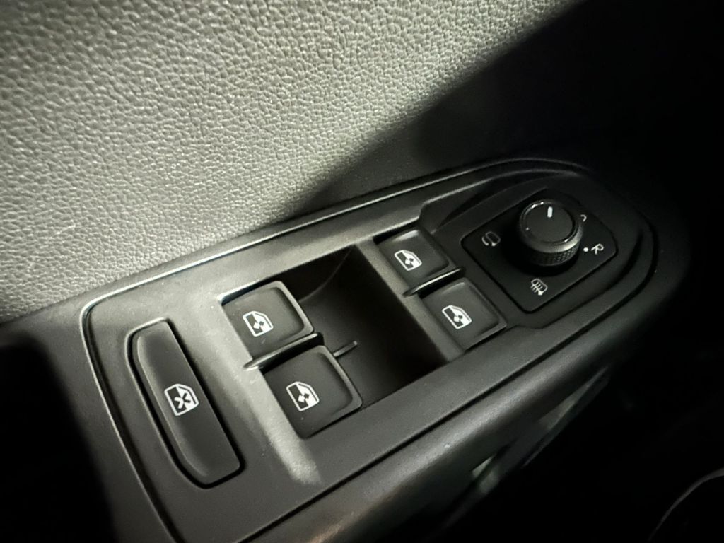 TAOS Highline 1.4 250 TSI Flex Aut. — foto 16