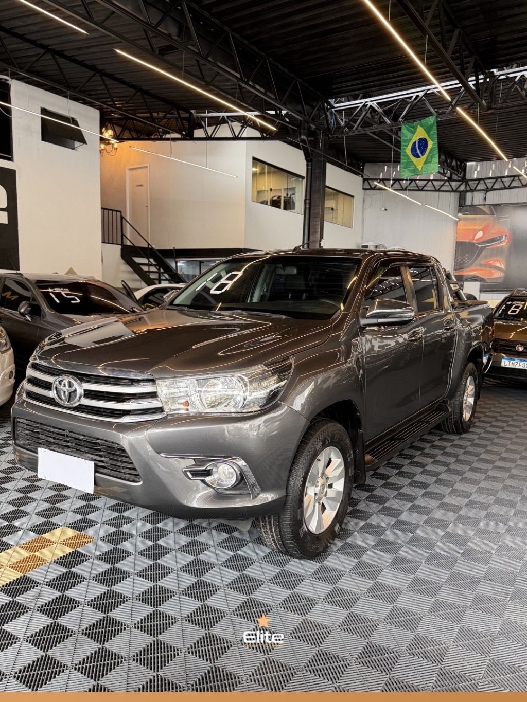 Hilux CD SRV 4x2 2.7 Flex 16V Aut. — foto 1