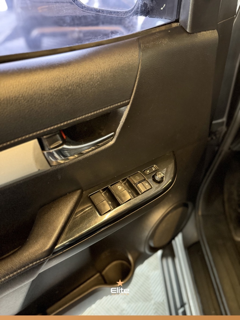 Hilux CD SRV 4x2 2.7 Flex 16V Aut. — foto 10