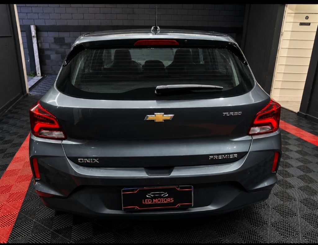 ONIX HATCH PREM. 1.0 12V TB Flex 5p Aut. — foto 5