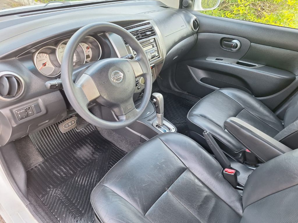 LIVINA GRAND SL 1.8 16V Flex Fuel Aut. — foto 9