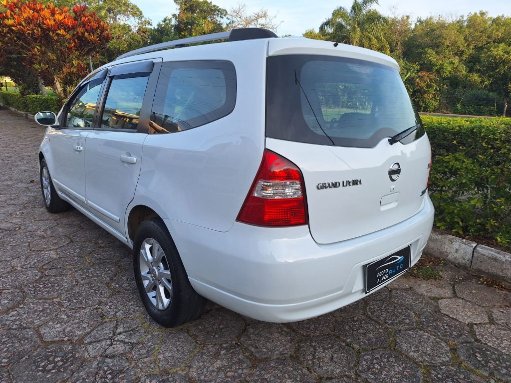 LIVINA GRAND SL 1.8 16V Flex Fuel Aut. — foto 5