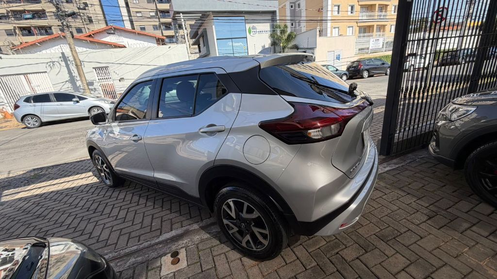 KICKS Sense 1.6 16V Flex Aut. — foto 4