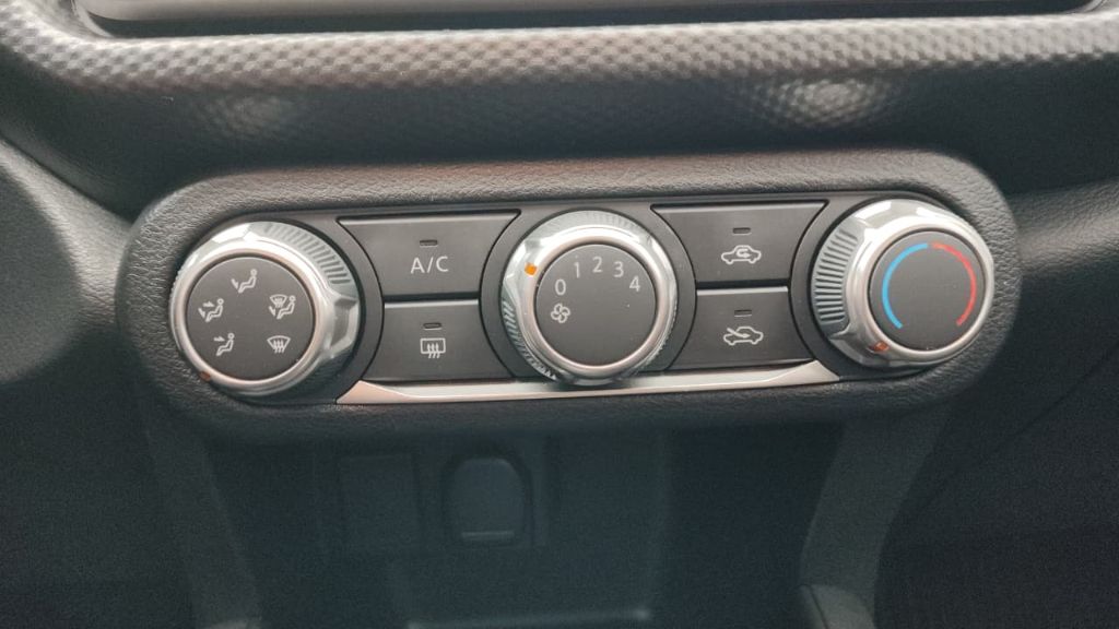 KICKS Sense 1.6 16V Flex Aut. — foto 14