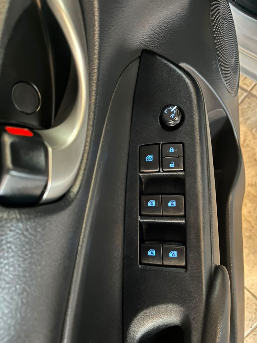 YARIS XL 1.3 Flex 16V 5p Mec. — foto 14