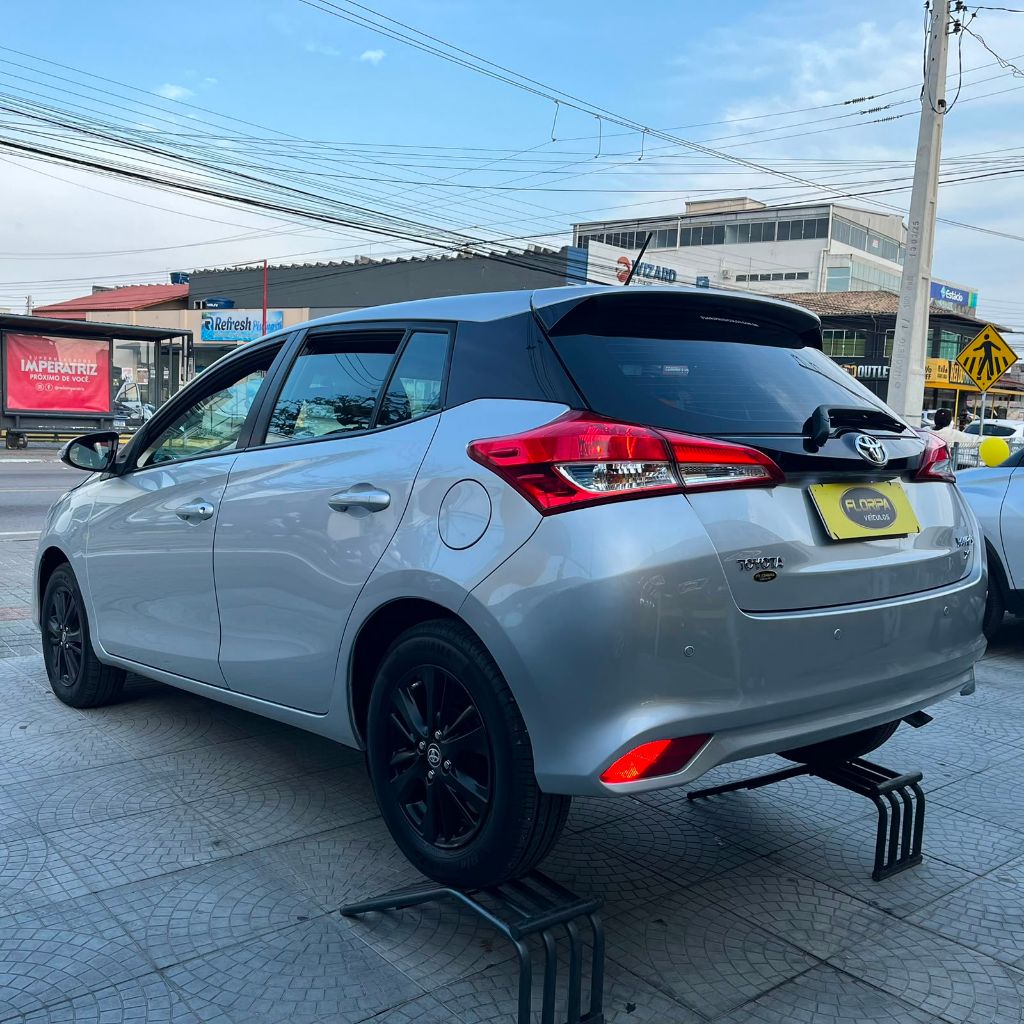 YARIS XL 1.3 Flex 16V 5p Mec. — foto 8