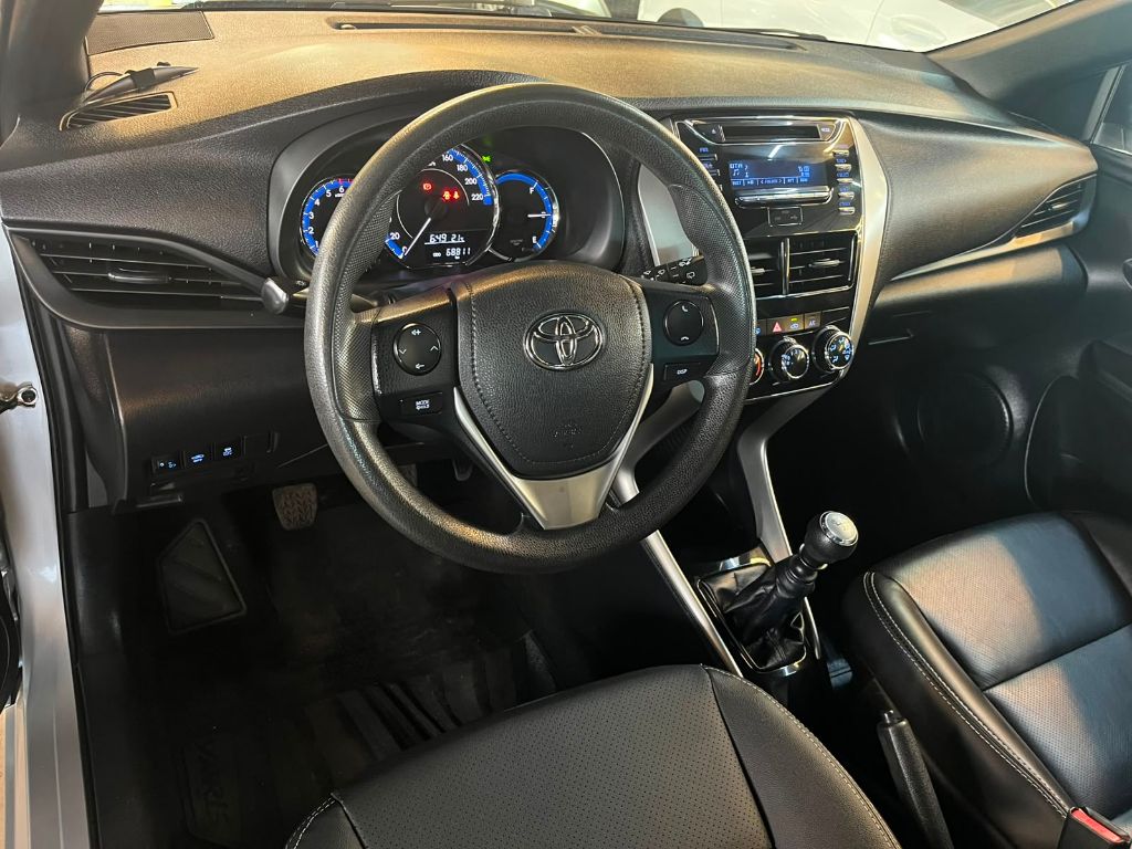 YARIS XL 1.3 Flex 16V 5p Mec. — foto 16