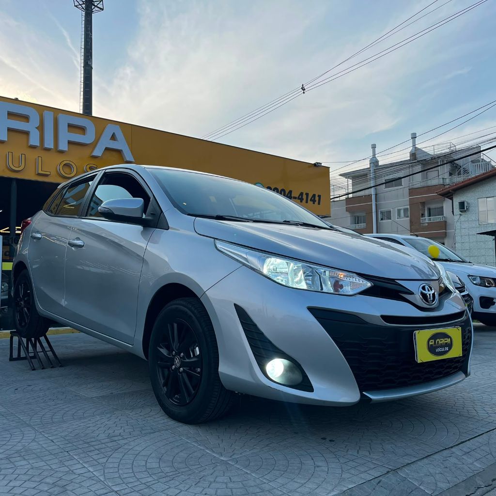 YARIS XL 1.3 Flex 16V 5p Mec. — foto 3